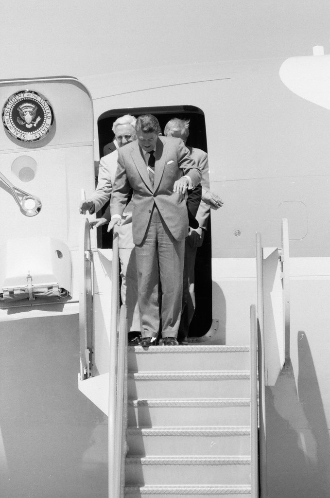 Ronald Reagan arrives at O'Hare - Rich Hein for Chicago Sun-Times