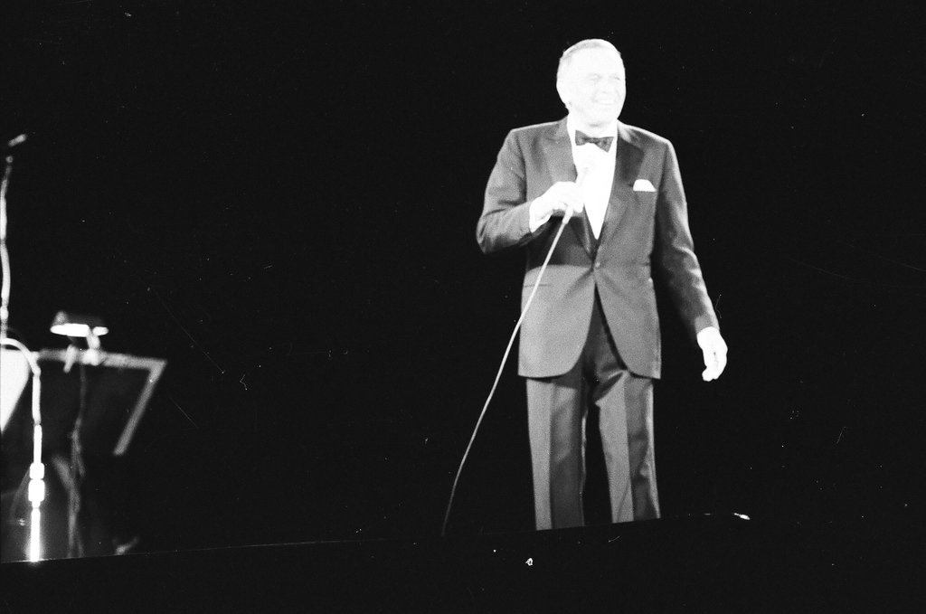 Frank Sinatra performs at ChicagoFest - Phil Velasquez for Chicago Sun-Times
