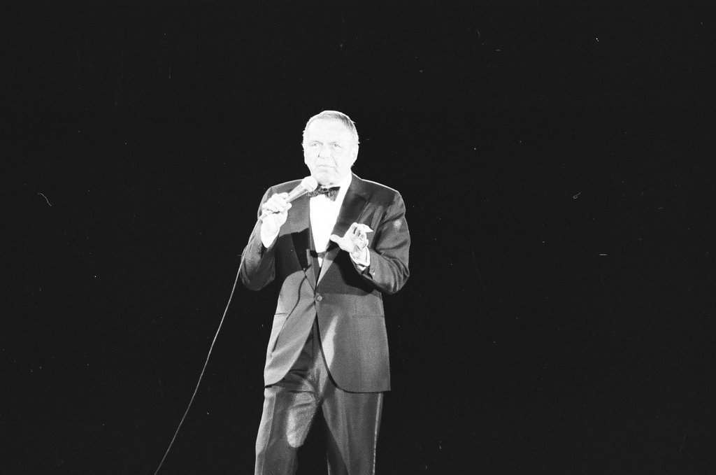 Frank Sinatra performs at ChicagoFest - Phil Velasquez for Chicago Sun-Times