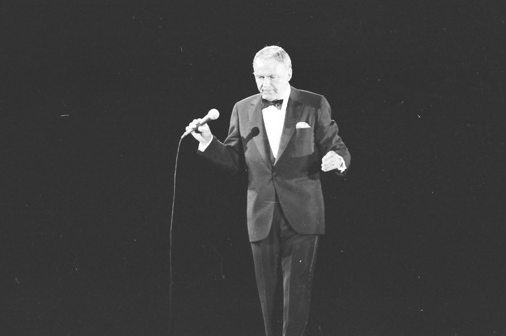 Frank Sinatra performs at ChicagoFest - Phil Velasquez for Chicago Sun-Times