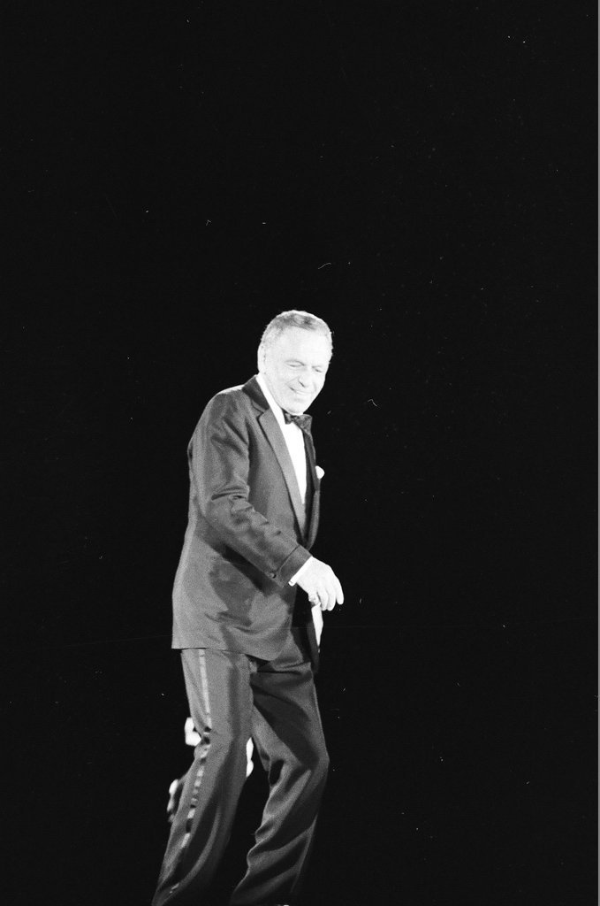 Frank Sinatra performs at ChicagoFest - Phil Velasquez for Chicago Sun-Times