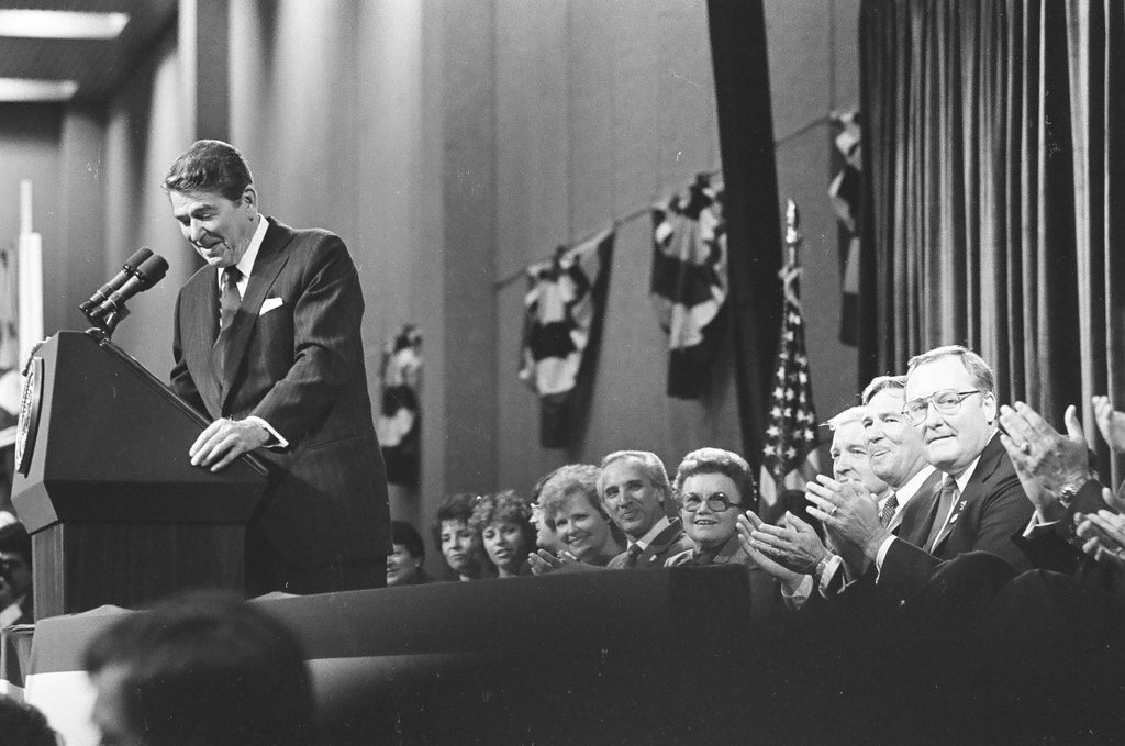 President Ronald Reagan speaks at the College of DuPage - Al Podgorski for Chicago Sun-Times