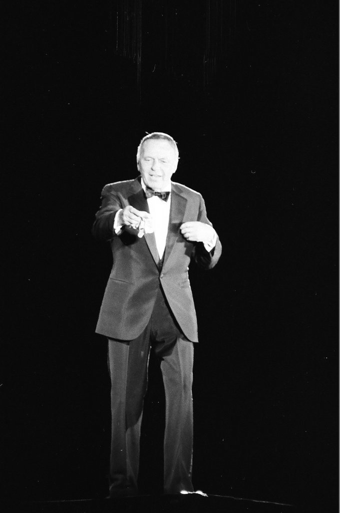 Frank Sinatra performs at ChicagoFest - Phil Velasquez for Chicago Sun-Times
