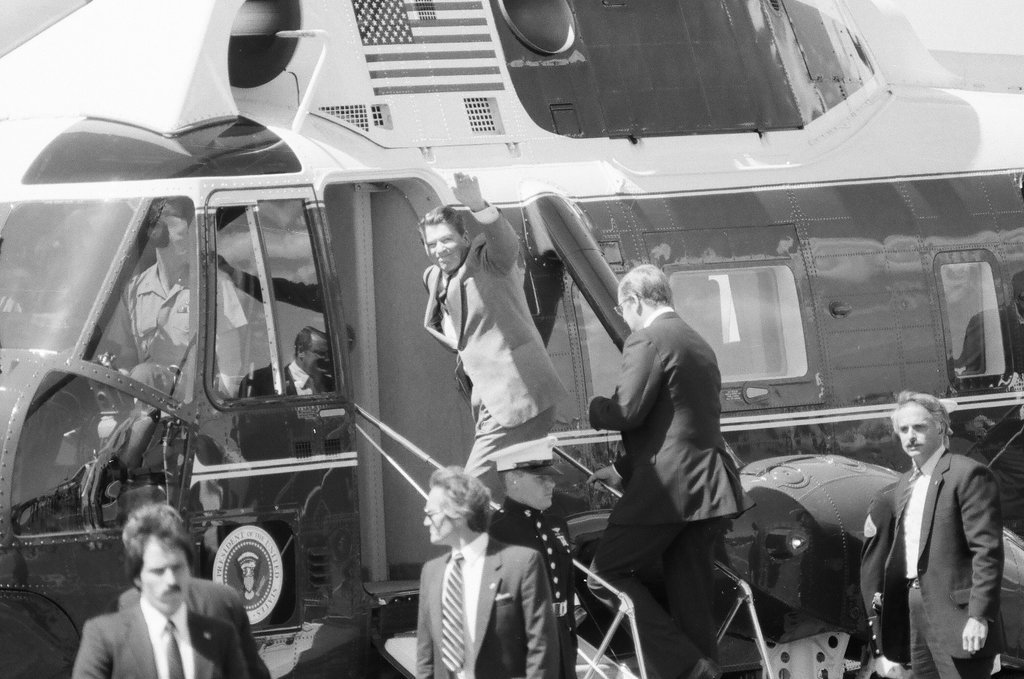 Ronald Reagan arrives at O'Hare - Rich Hein for Chicago Sun-Times