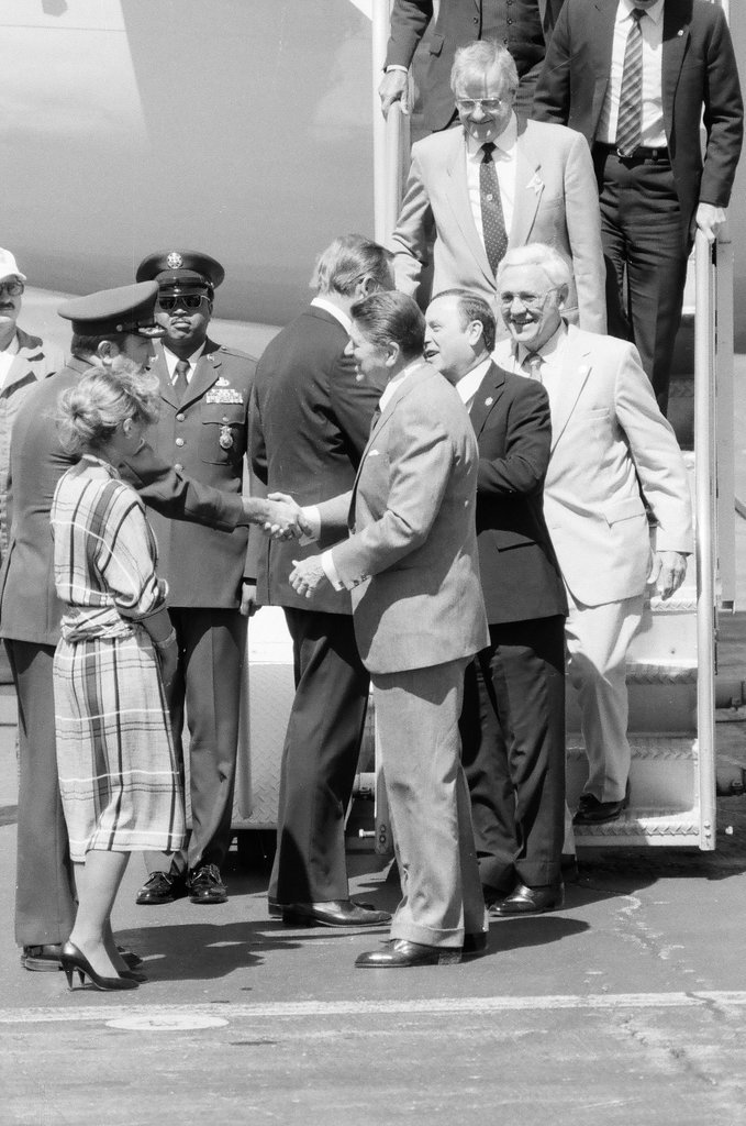 Ronald Reagan arrives at O'Hare - Rich Hein for Chicago Sun-Times