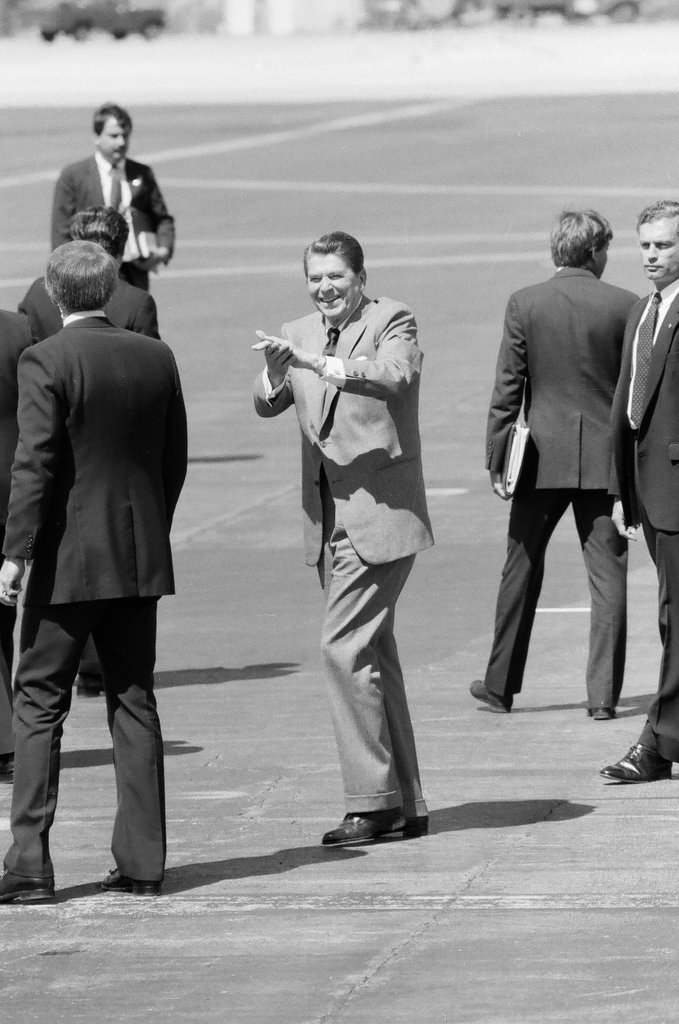 Ronald Reagan arrives at O'Hare - Rich Hein for Chicago Sun-Times