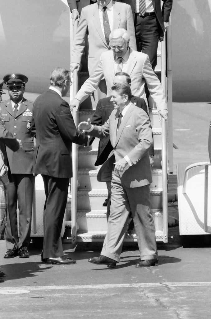 Ronald Reagan arrives at O'Hare - Rich Hein for Chicago Sun-Times