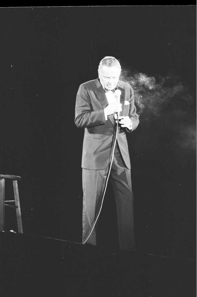 Frank Sinatra performs at ChicagoFest - Phil Velasquez for Chicago Sun-Times
