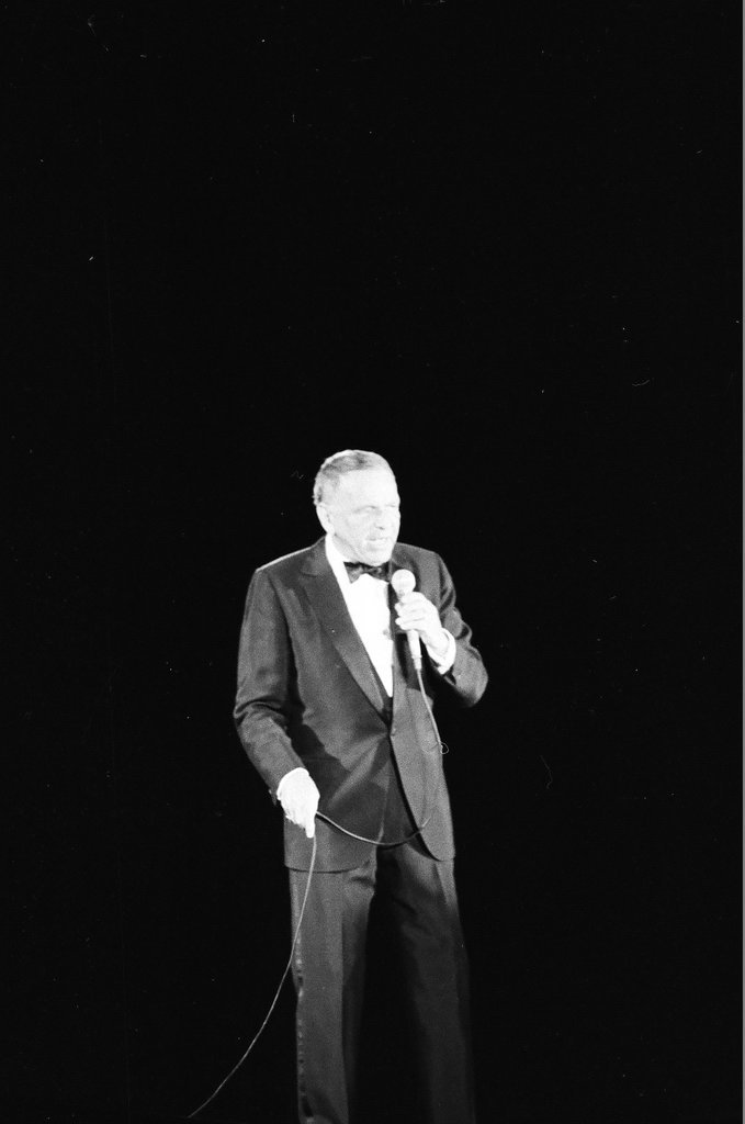 Frank Sinatra performs at ChicagoFest - Phil Velasquez for Chicago Sun-Times