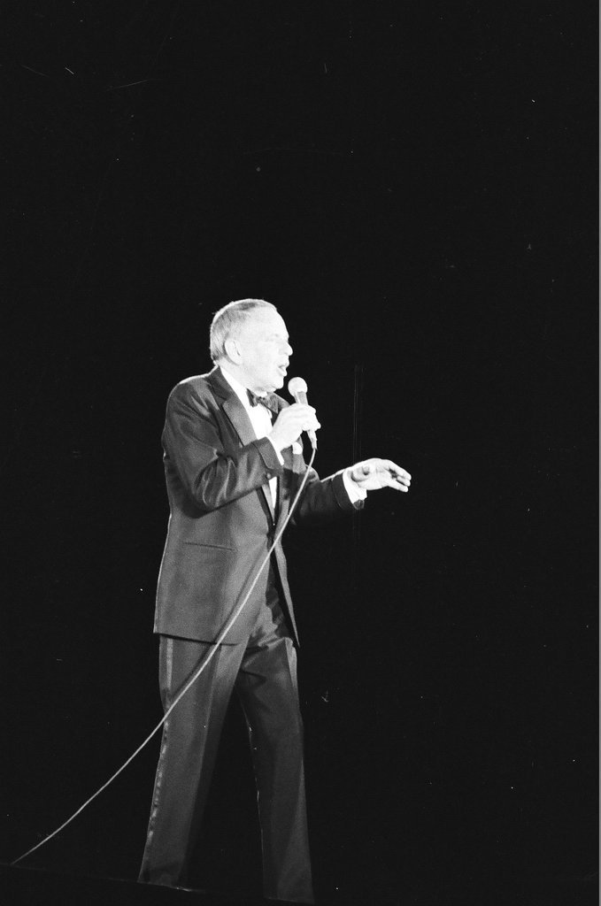 Frank Sinatra performs at ChicagoFest - Phil Velasquez for Chicago Sun-Times