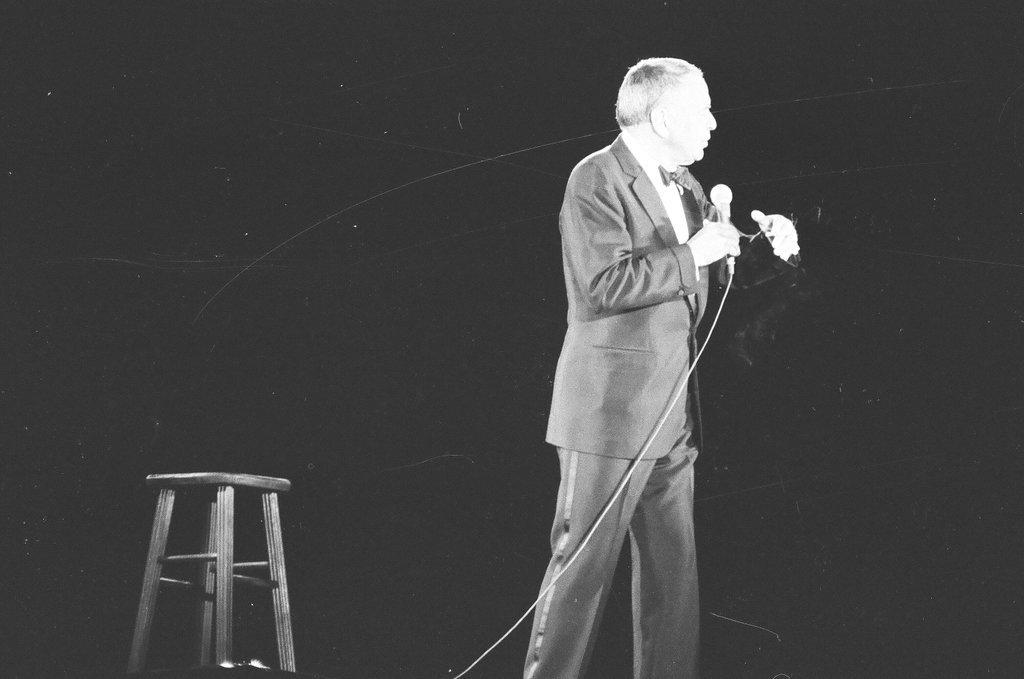 Frank Sinatra performs at ChicagoFest - Phil Velasquez for Chicago Sun-Times