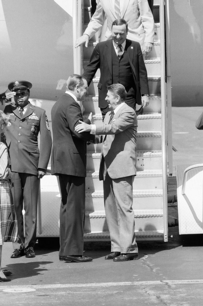 Ronald Reagan arrives at O'Hare - Rich Hein for Chicago Sun-Times