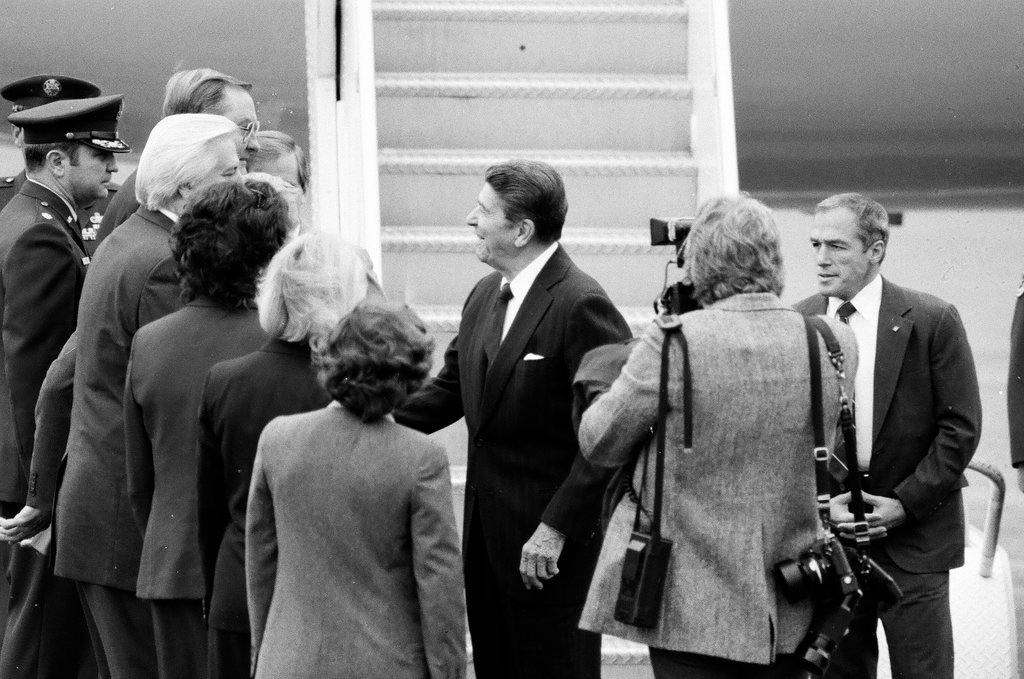 Ronald Reagan arrives at O'Hare - Nancy Stuenkel for Chicago Sun-Times