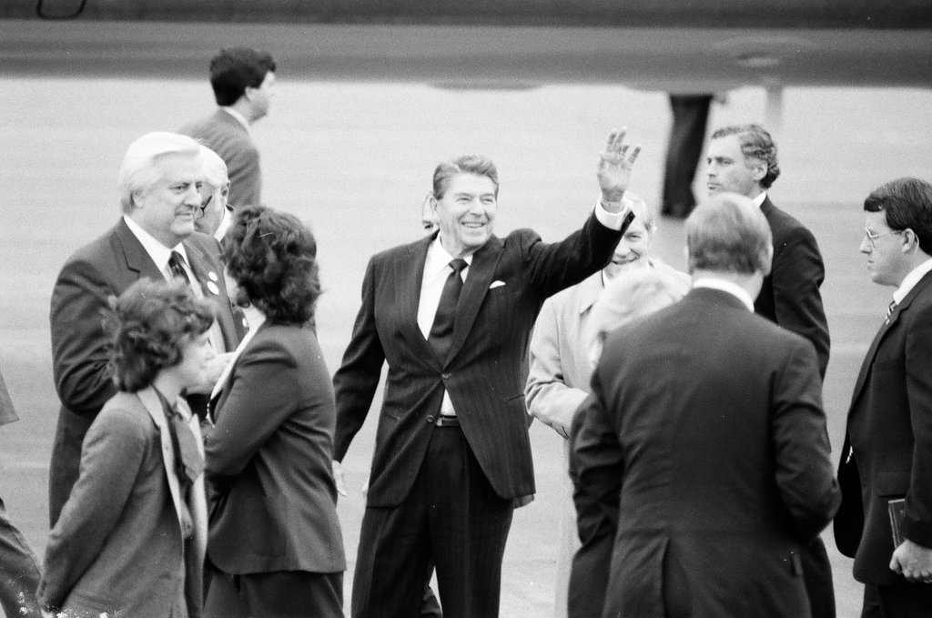 Ronald Reagan arrives at O'Hare - Nancy Stuenkel for Chicago Sun-Times