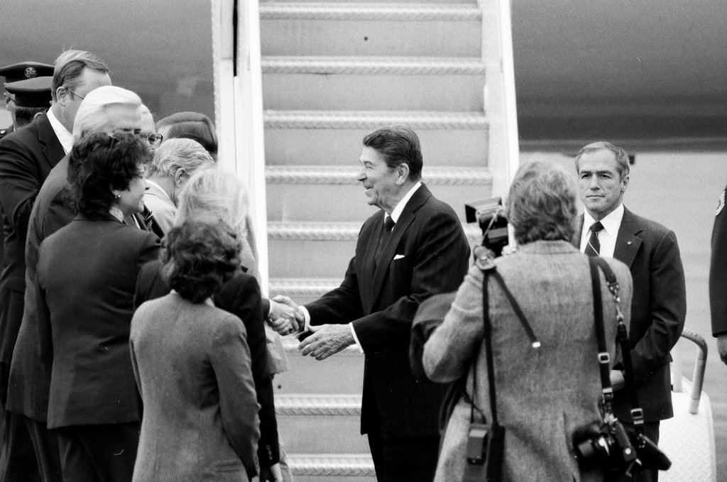 Ronald Reagan arrives at O'Hare - Nancy Stuenkel for Chicago Sun-Times