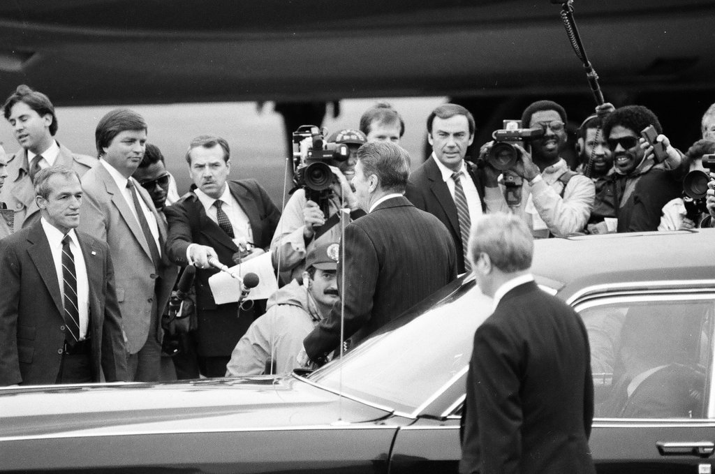Ronald Reagan arrives at O'Hare - Nancy Stuenkel for Chicago Sun-Times