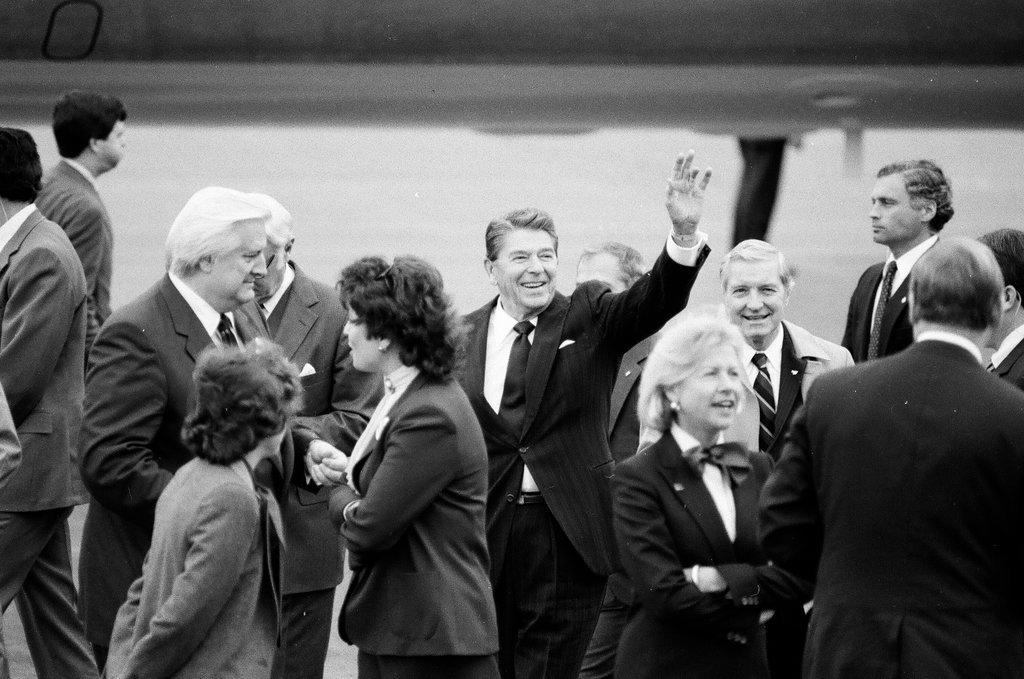 Ronald Reagan arrives at O'Hare - Nancy Stuenkel for Chicago Sun-Times