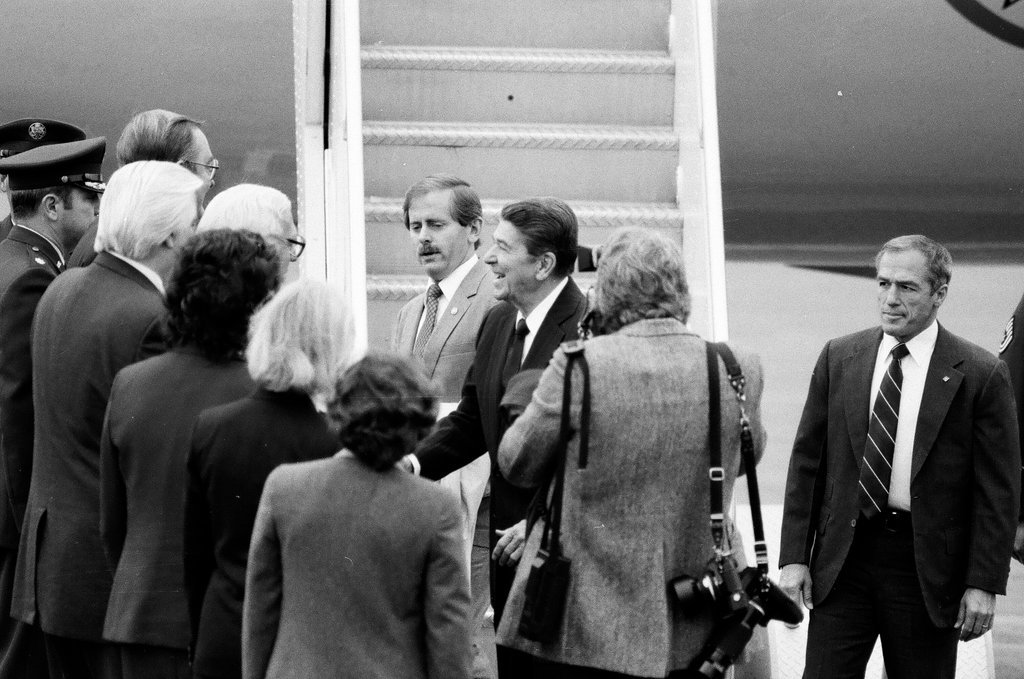 Ronald Reagan arrives at O'Hare - Nancy Stuenkel for Chicago Sun-Times