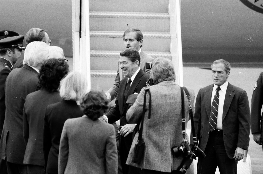 Ronald Reagan arrives at O'Hare - Nancy Stuenkel for Chicago Sun-Times