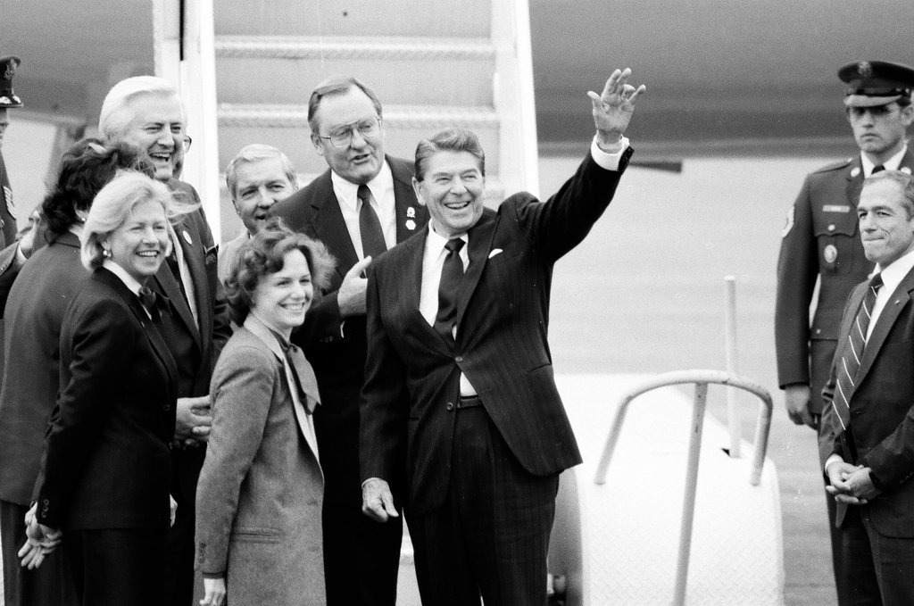 Ronald Reagan arrives at O'Hare - Nancy Stuenkel for Chicago Sun-Times