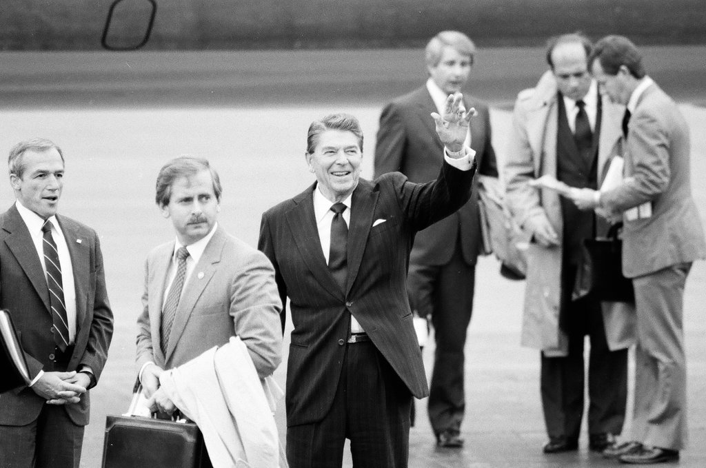 Ronald Reagan arrives at O'Hare - Nancy Stuenkel for Chicago Sun-Times