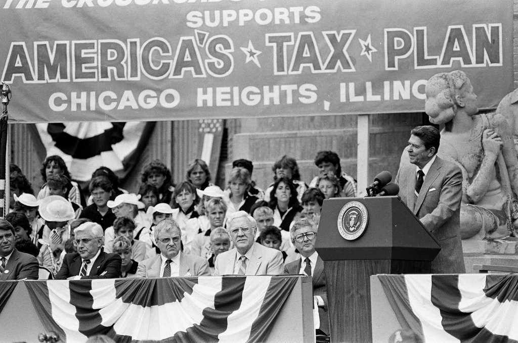 Ronald Reagan speaks at Bloom Township High School - Nancy Stuenkel for Chicago Sun-Times