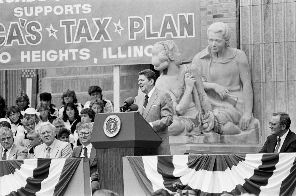 Ronald Reagan speaks at Bloom Township High School - Nancy Stuenkel for Chicago Sun-Times