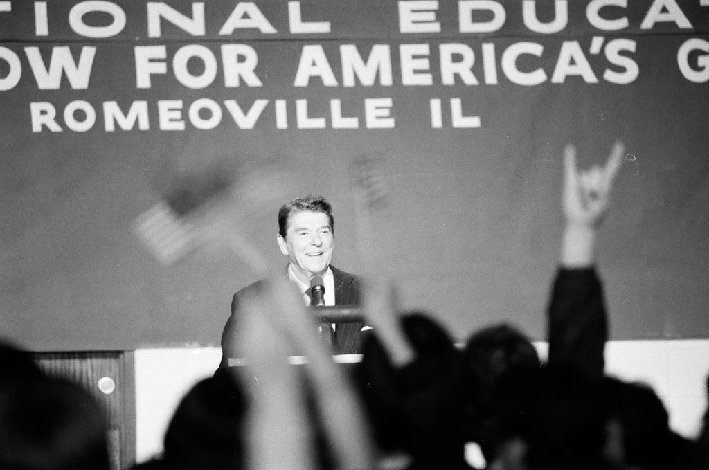 President Ronald Reagan tours WILCO Area Career Center - Al Podgorski for Chicago Sun-Times