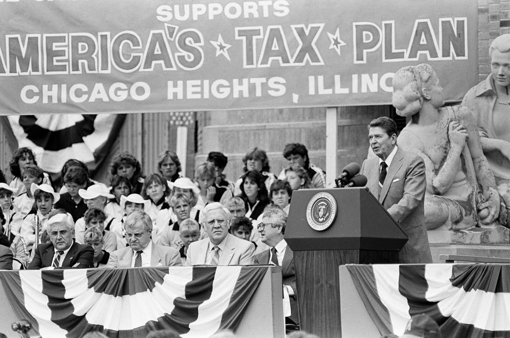 Ronald Reagan speaks at Bloom Township High School - Nancy Stuenkel for Chicago Sun-Times