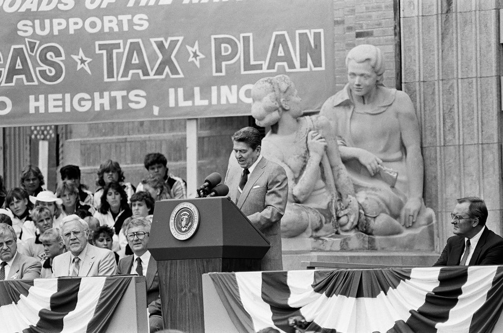 Ronald Reagan speaks at Bloom Township High School - Nancy Stuenkel for Chicago Sun-Times