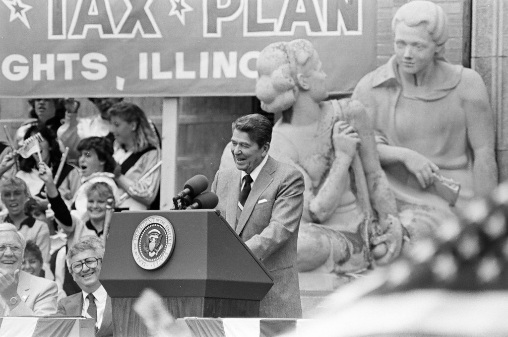 Ronald Reagan speaks at Bloom Township High School - Nancy Stuenkel for Chicago Sun-Times
