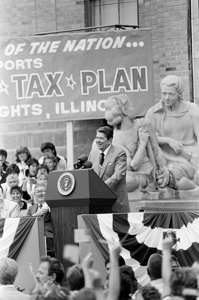 Ronald Reagan speaks at Bloom Township High School - Nancy Stuenkel for Chicago Sun-Times
