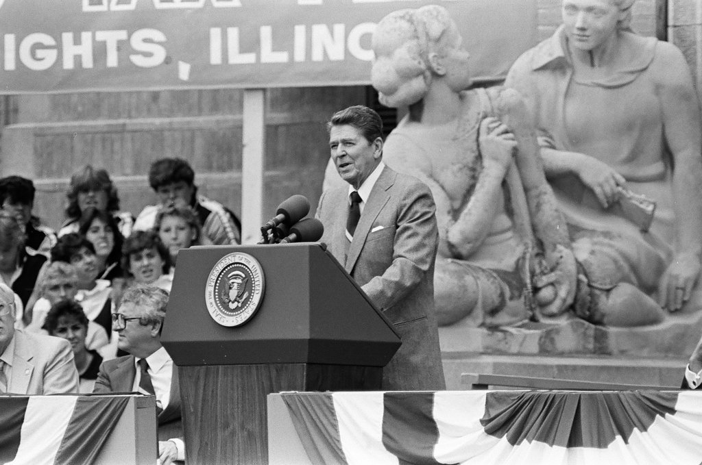 Ronald Reagan speaks at Bloom Township High School - Nancy Stuenkel for Chicago Sun-Times