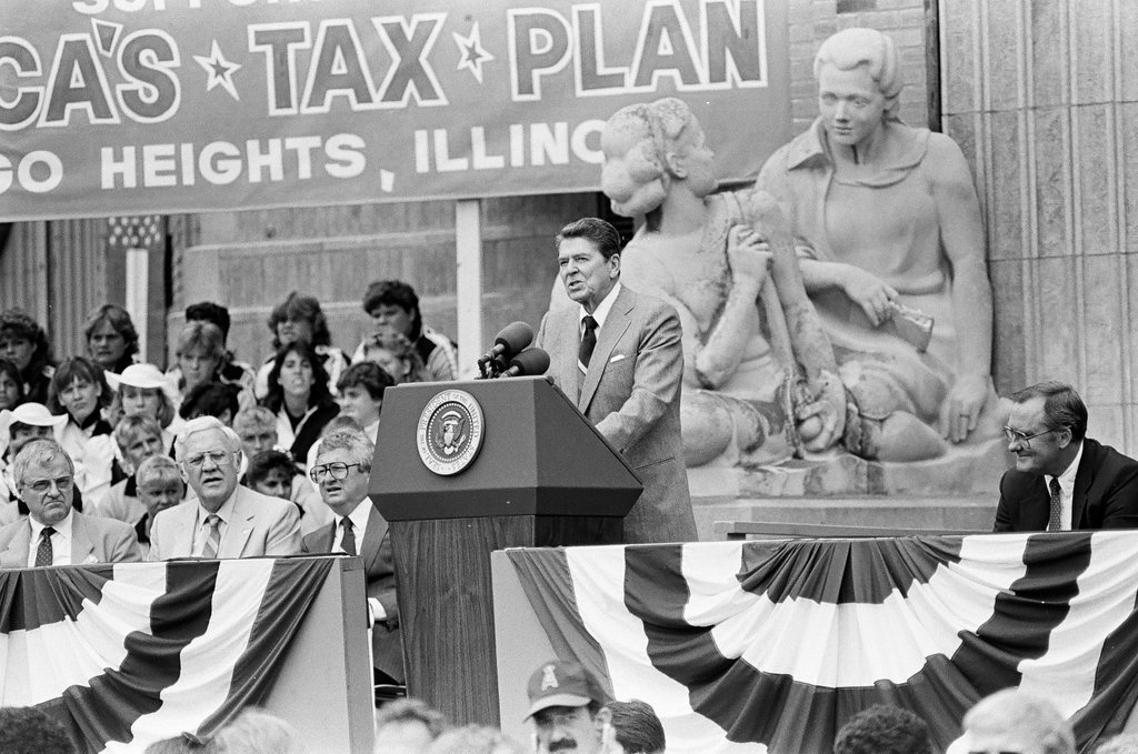 Ronald Reagan speaks at Bloom Township High School - Nancy Stuenkel for Chicago Sun-Times