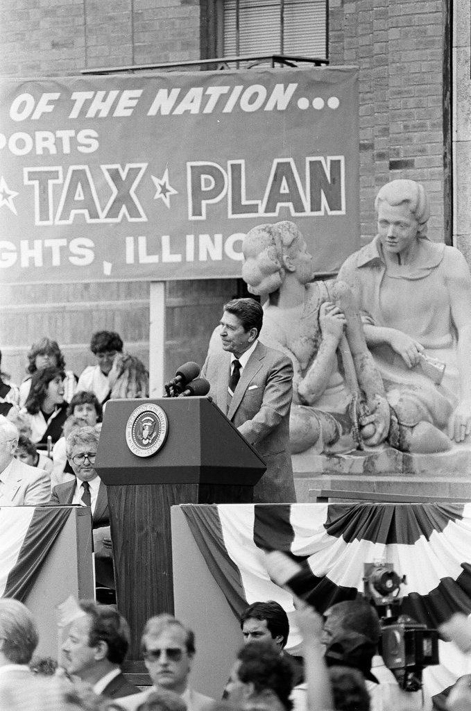 Ronald Reagan speaks at Bloom Township High School - Nancy Stuenkel for Chicago Sun-Times