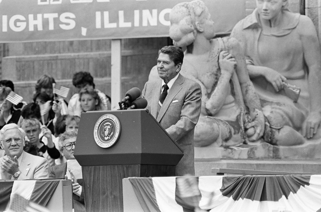 Ronald Reagan speaks at Bloom Township High School - Nancy Stuenkel for Chicago Sun-Times