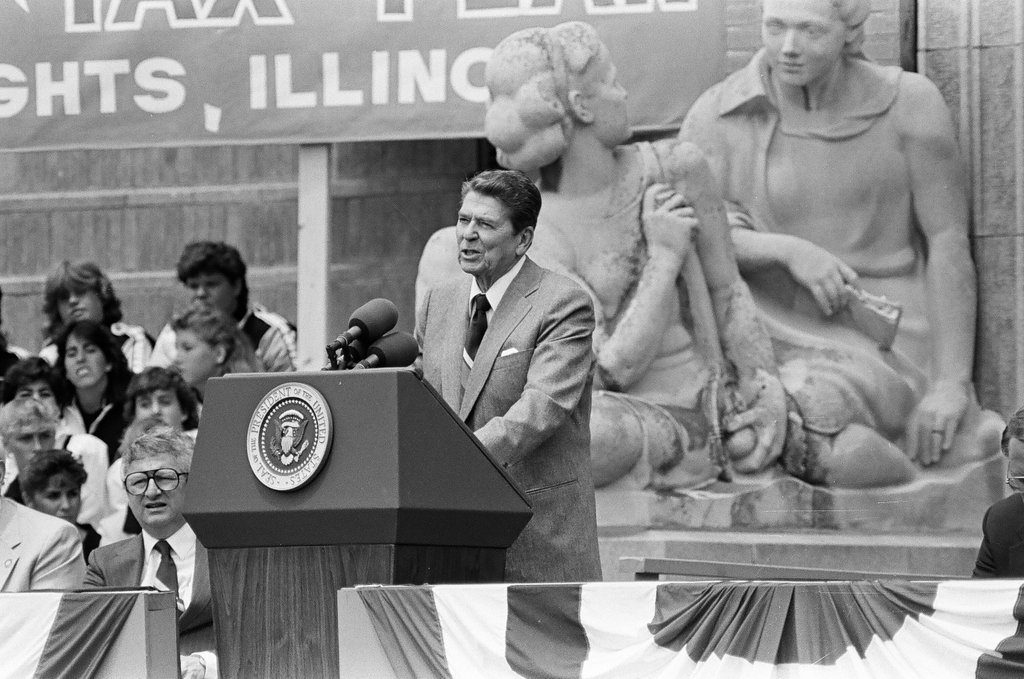 Ronald Reagan speaks at Bloom Township High School - Nancy Stuenkel for Chicago Sun-Times