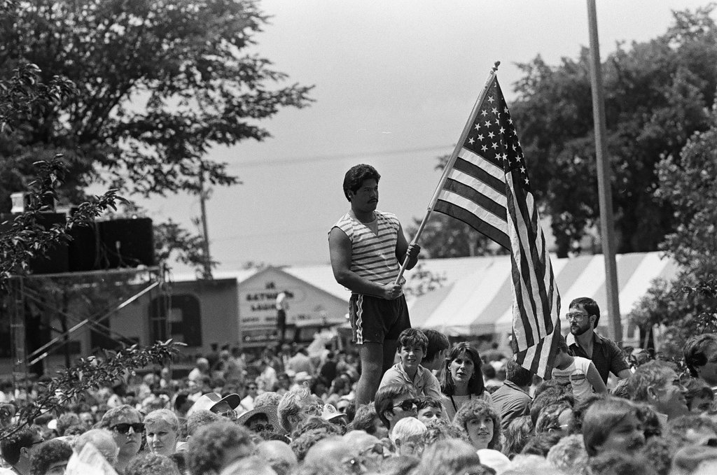 Ronald Reagan speaks at Bloom Township High School - Nancy Stuenkel for Chicago Sun-Times