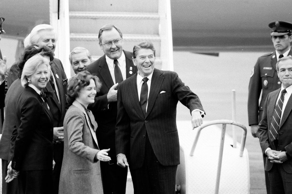 Ronald Reagan arrives at O'Hare - Nancy Stuenkel for Chicago Sun-Times
