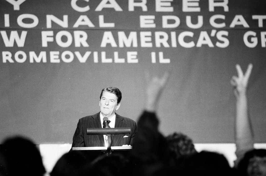 President Ronald Reagan tours WILCO Area Career Center - Al Podgorski for Chicago Sun-Times