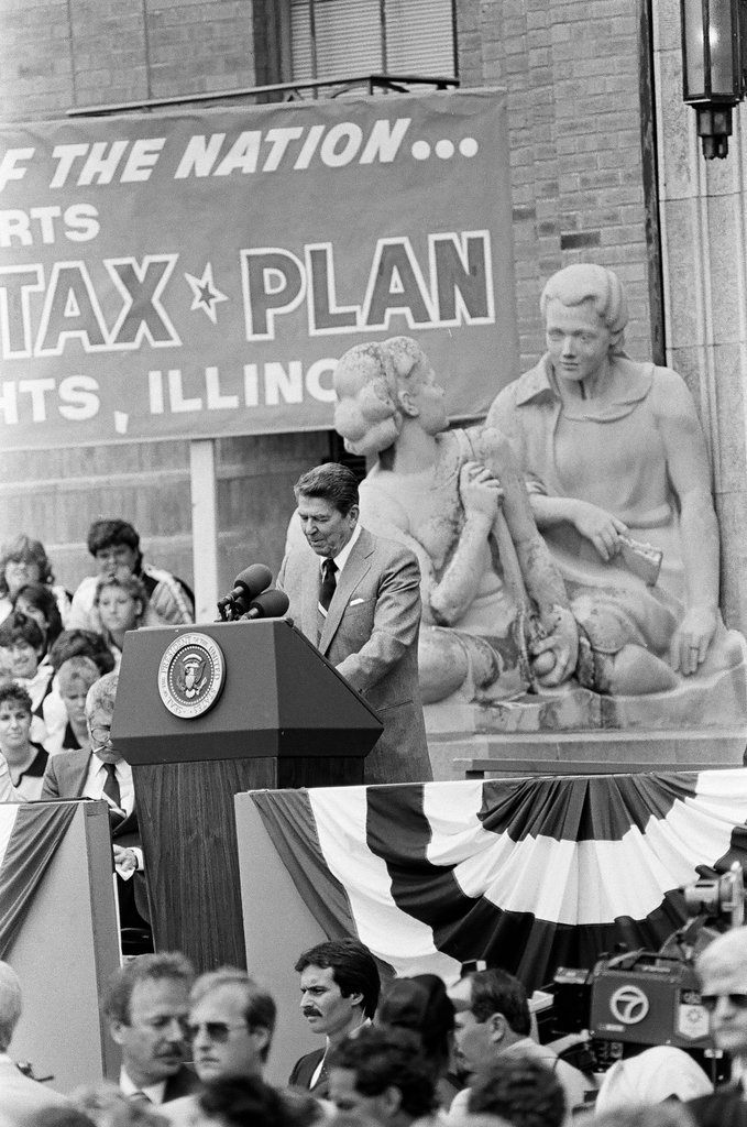 Ronald Reagan speaks at Bloom Township High School - Nancy Stuenkel for Chicago Sun-Times