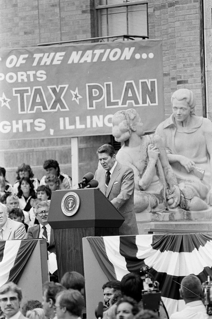 Ronald Reagan speaks at Bloom Township High School - Nancy Stuenkel for Chicago Sun-Times