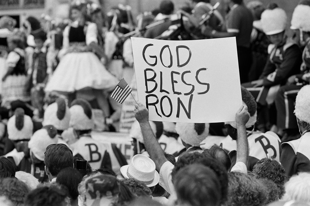 Ronald Reagan speaks at Bloom Township High School - Nancy Stuenkel for Chicago Sun-Times