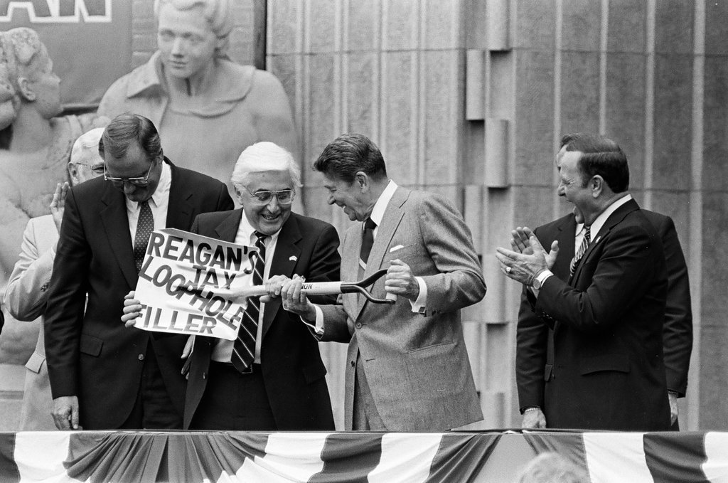 Ronald Reagan speaks at Bloom Township High School - Nancy Stuenkel for Chicago Sun-Times