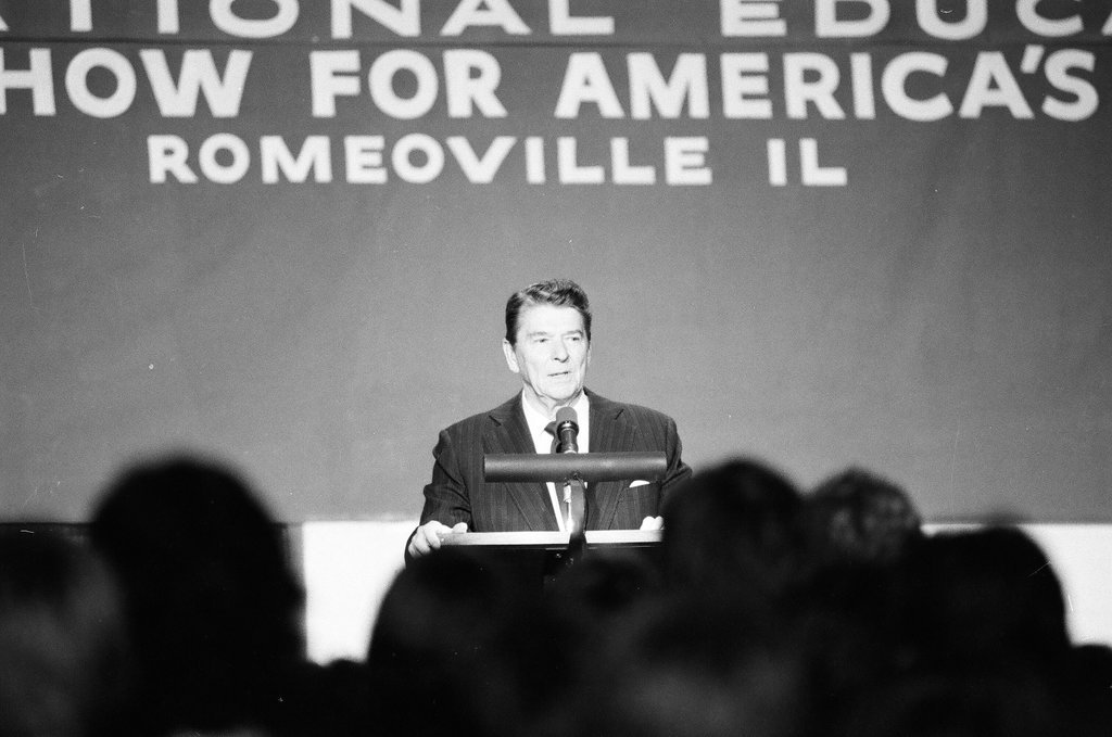 President Ronald Reagan tours WILCO Area Career Center - Al Podgorski for Chicago Sun-Times