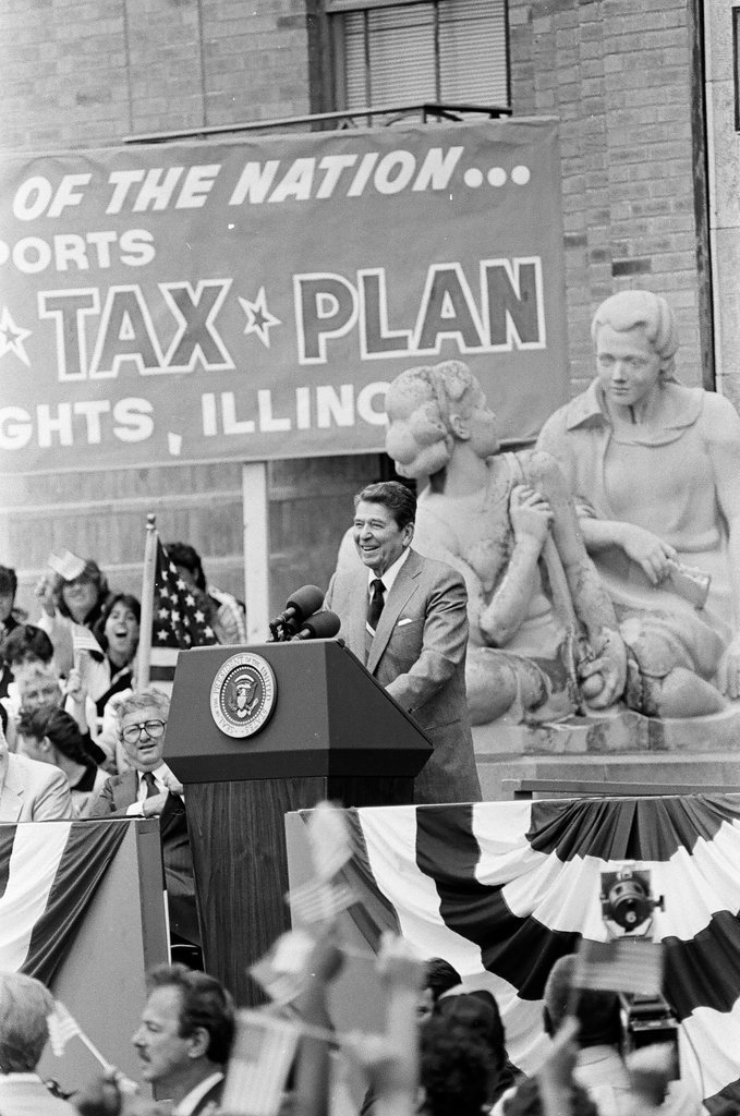 Ronald Reagan speaks at Bloom Township High School - Nancy Stuenkel for Chicago Sun-Times