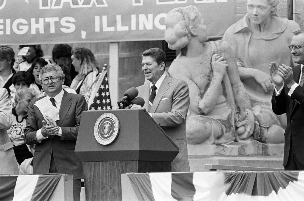 Ronald Reagan speaks at Bloom Township High School - Nancy Stuenkel for Chicago Sun-Times