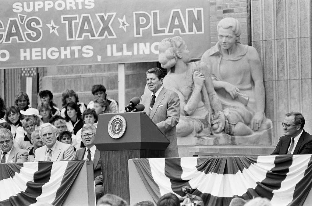 Ronald Reagan speaks at Bloom Township High School - Nancy Stuenkel for Chicago Sun-Times