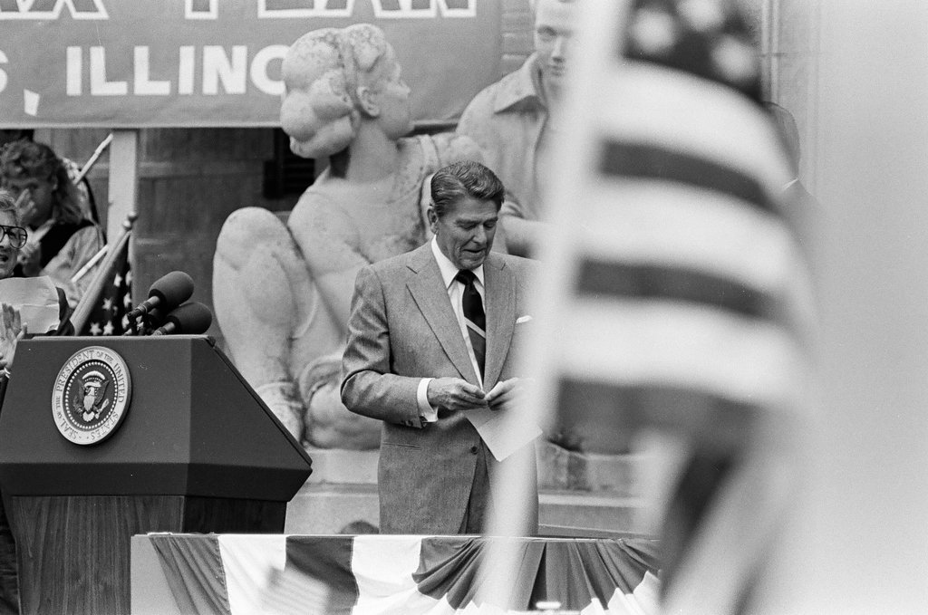Ronald Reagan speaks at Bloom Township High School - Nancy Stuenkel for Chicago Sun-Times