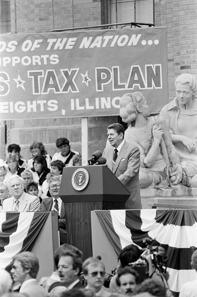 Ronald Reagan speaks at Bloom Township High School - Nancy Stuenkel for Chicago Sun-Times